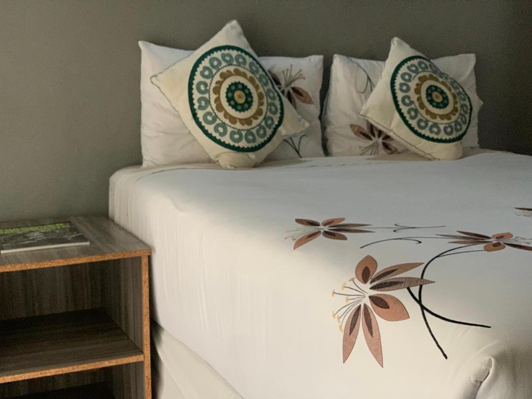 Jungle Breeze Home Stay Kasane Exteriér fotografie