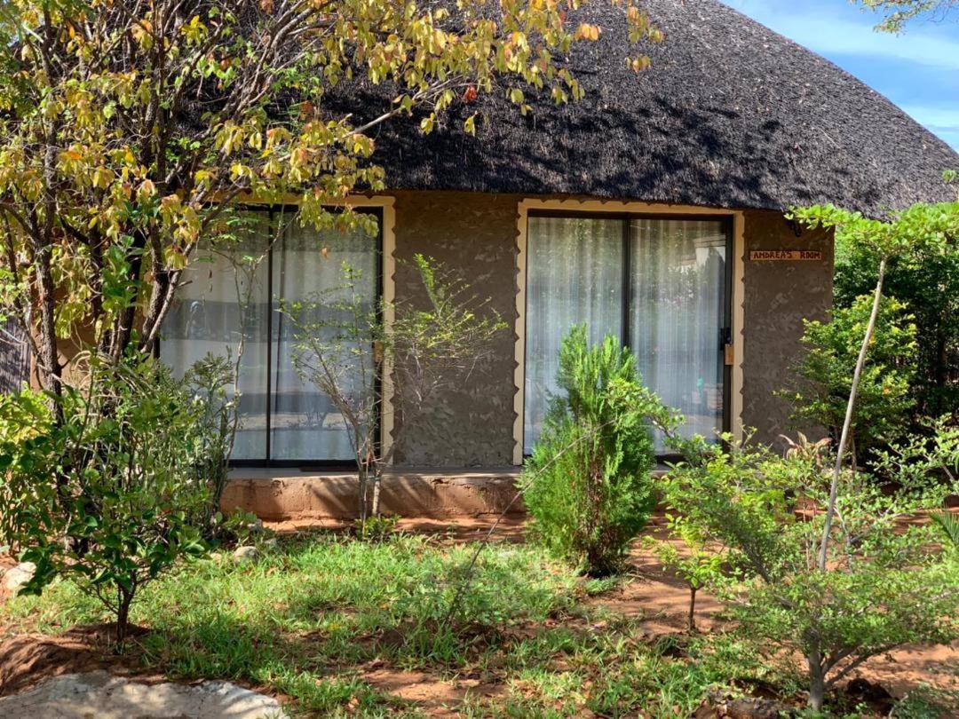 Jungle Breeze Home Stay Kasane Exteriér fotografie