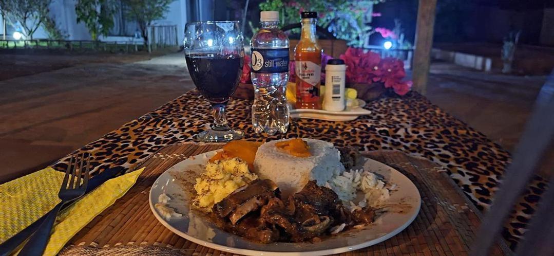Jungle Breeze Home Stay Kasane Exteriér fotografie
